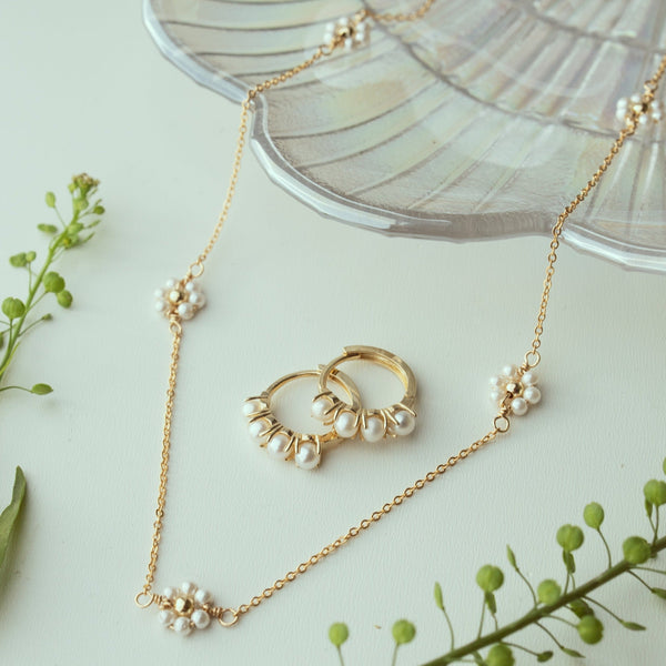 Multi-Daisy Pearl Necklace - - Necklaces - Ofina