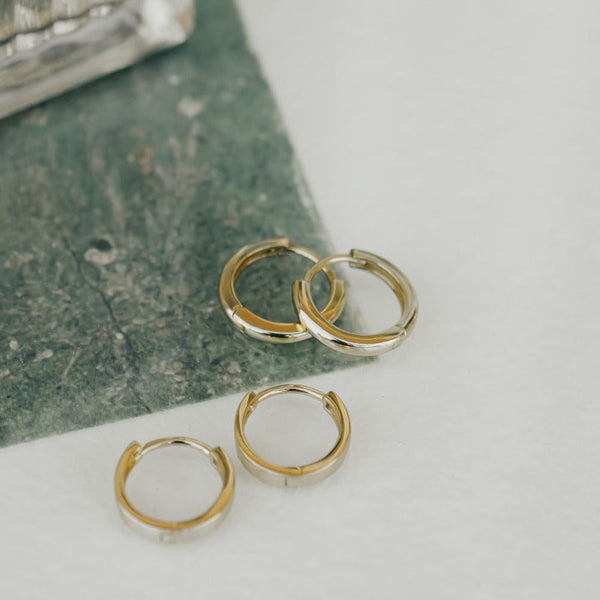 Classic Ear Huggie - - Earrings - Ofina